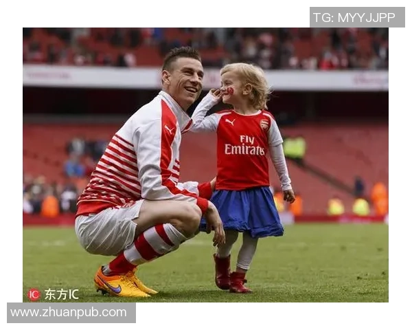 足球明星助理的职责与日常工作揭秘助你了解他们背后的辛勤付出 足球明星助理的职责与日常工作揭秘助你了解他们背后的辛勤付出