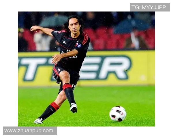 足球明星告别时刻高清图片集锦展现他们的辉煌与感动瞬间