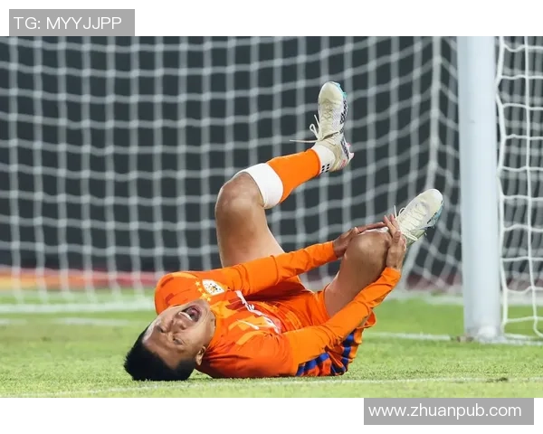 足球明星哥哥陪妹妹畅游绿茵场亲情与梦想交织的温暖故事 足球明星哥哥陪妹妹畅游绿茵场亲情与梦想交织的温暖故事