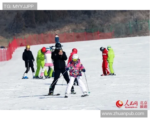 足球明星在滑雪场的高清精彩瞬间展现冬季运动魅力与风采 足球明星在滑雪场的高清精彩瞬间展现冬季运动魅力与风采