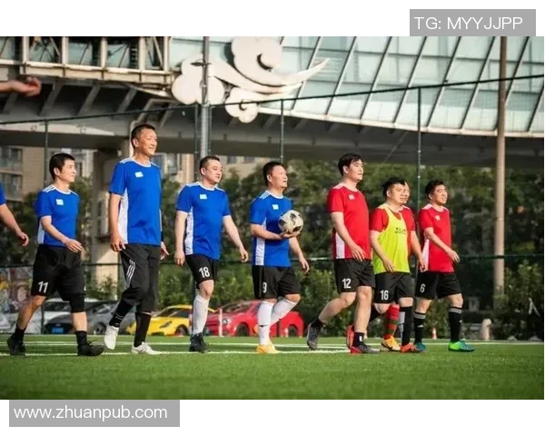 足球明星安多美拉的传奇人生与赛场辉煌成就全解析