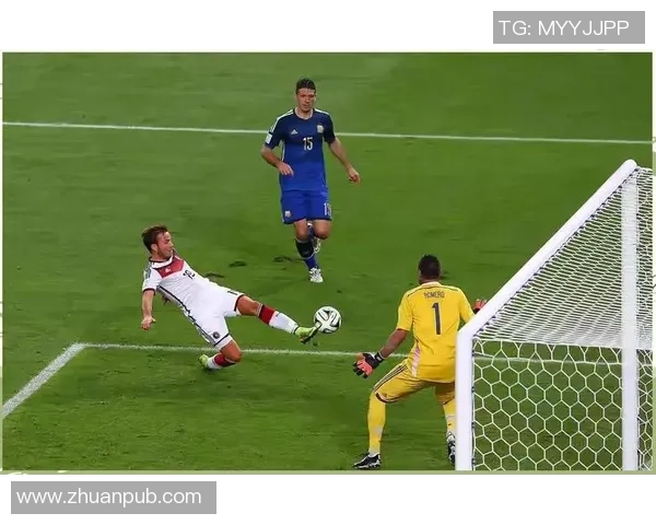 足球明星射门瞬间回顾：那些令人难忘的进球时刻与背后的故事