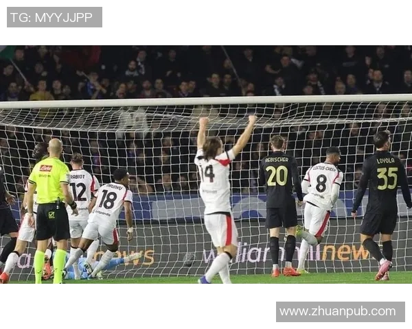 足球明星情人节浪漫盛典球场上的爱与激情交织的甜蜜时刻