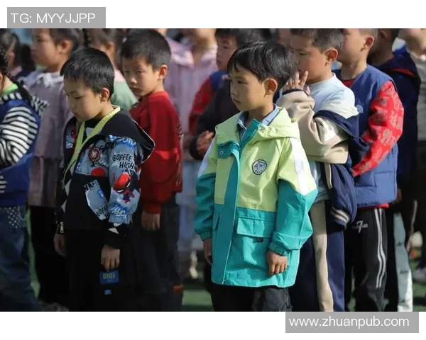 足球明星温暖行动传递爱心点亮希望之光