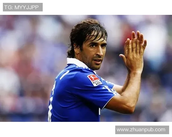 足球明星独家访谈揭秘背后故事与职业生涯精彩瞬间的截图分享