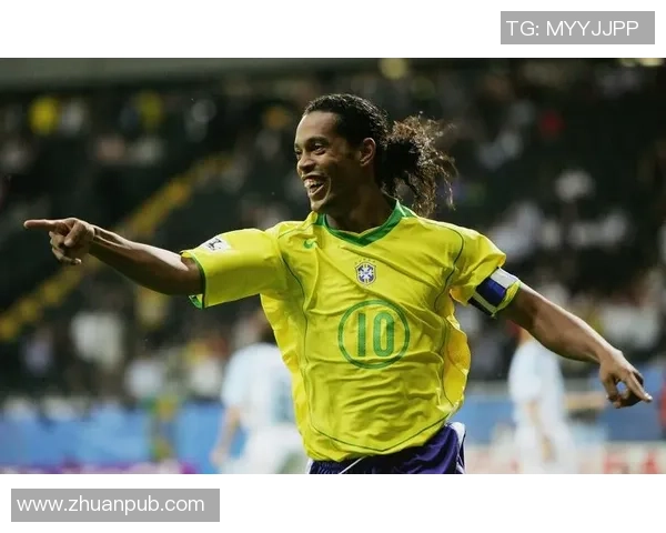 足球明星璀璨瞬间尽显风采的高光时刻回顾与分享