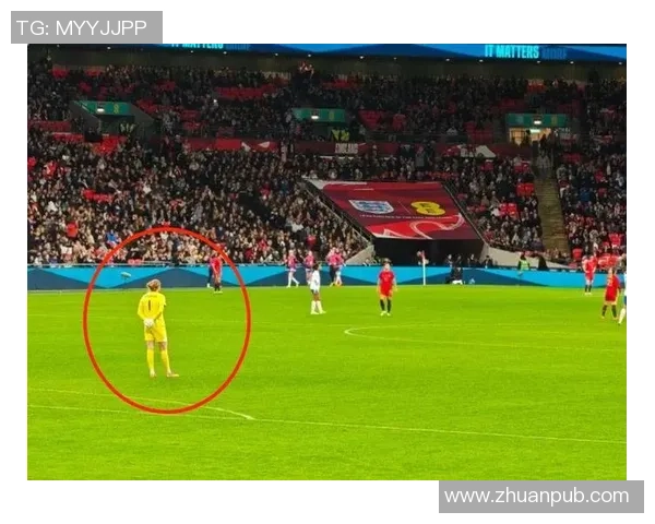 足球明星的时尚失误盘点那些让人哭笑不得的丑陋穿搭瞬间