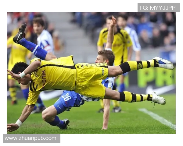 足球明星精彩瞬间踩球特写展现运动魅力与激情的完美结合 足球明星精彩瞬间踩球特写展现运动魅力与激情的完美结合