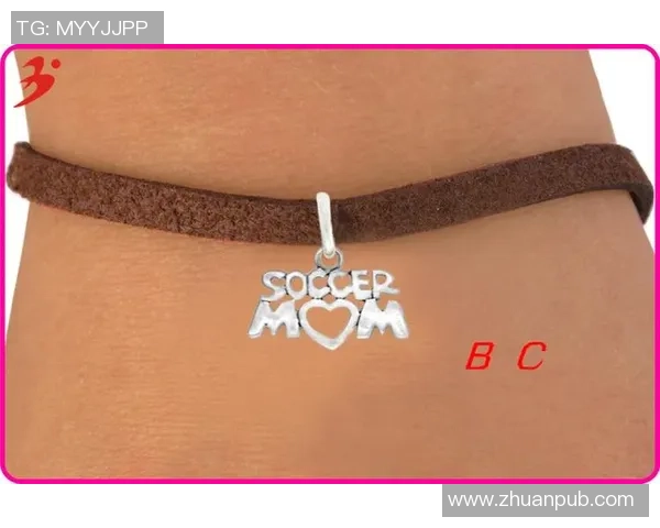 足球明星耳环造型卡通形象展示与时尚风格解析 足球明星耳环造型卡通形象展示与时尚风格解析