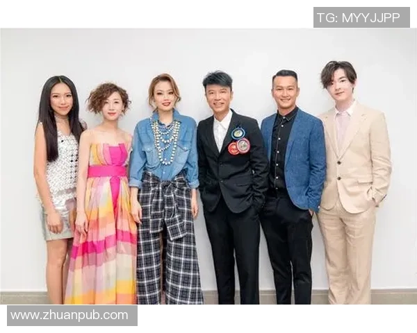 足球明星联唱盛典激情四溢尽享绿茵场上的音乐魅力与荣耀时刻 足球明星联唱盛典激情四溢尽享绿茵场上的音乐魅力与荣耀时刻